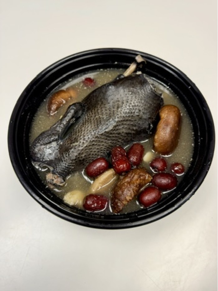 香菇枸杞紅棗烏骨雞湯