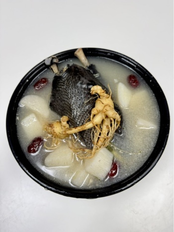 人蔘山藥烏骨雞湯